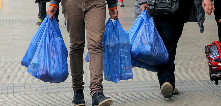 Eleva Kenia castigos a usuarios de bolsas plásticas