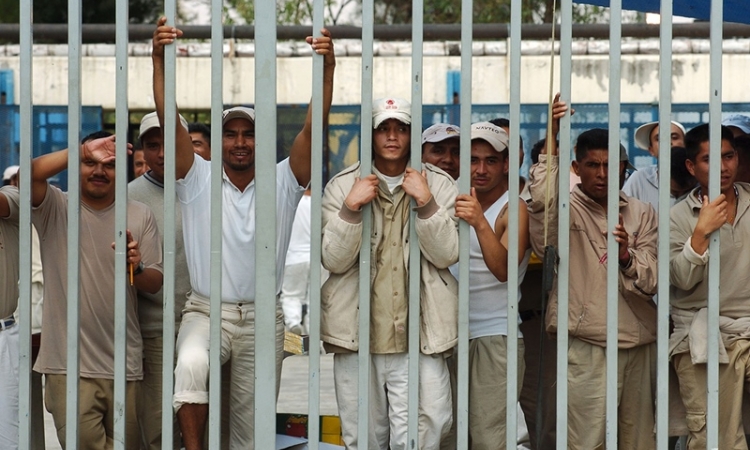 Ordena PJF terminar con hacinamiento en cárceles