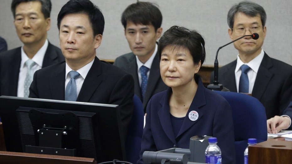 Condenan a ex presidenta de Corea del Sur a 24 años de cárcel por corrupción