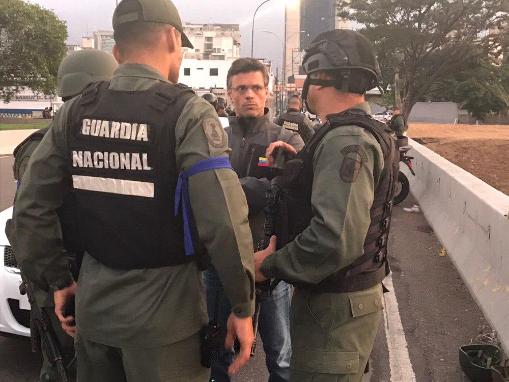 Se rebelan militares en Venezuela contra dictadura de Maduro