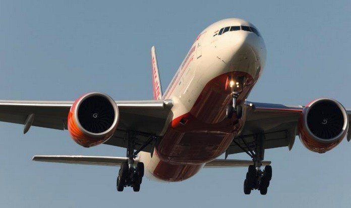 Avión comercial aterriza en Londres por una amenaza de bomba