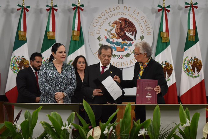 Olga Sánchez Cordero entregó el texto del Primer Informe de Gobierno