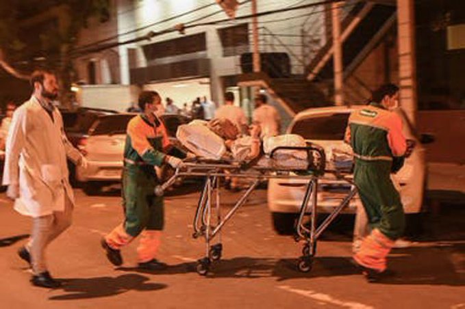 Se incendia hospital en Río de Janeiro, suman 11 personas fallecidas